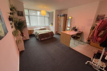 7 bed flat, Birch Polygon, Victoria Park, Manchester, M145HX - Image 6